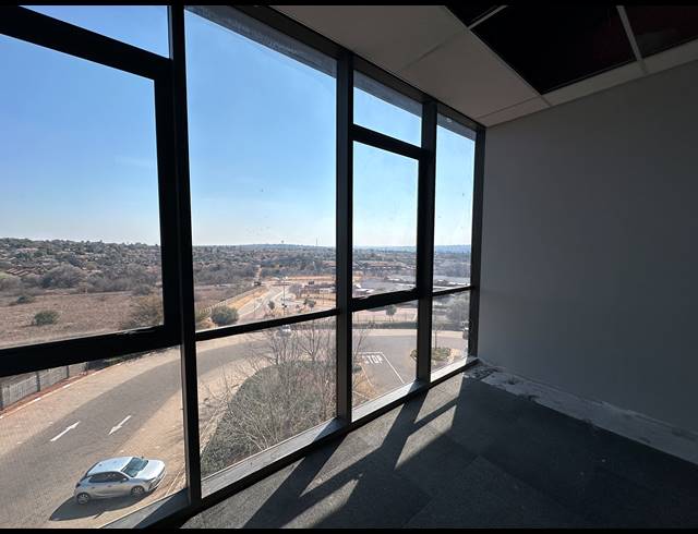 396.50M² OFFICE TO LET IN IRENE